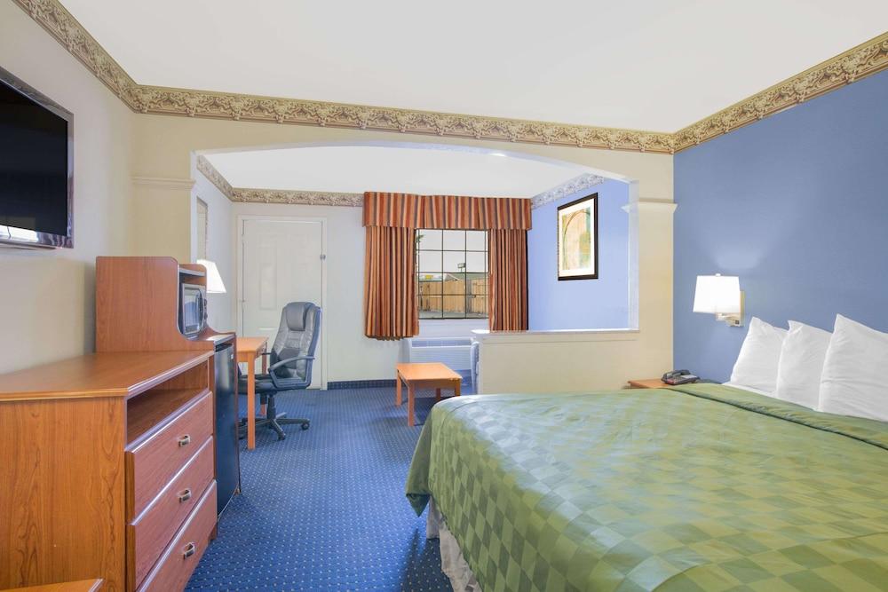 Days Inn By Wyndham Nacogdoches/Sfa University/Downtown Exteriör bild